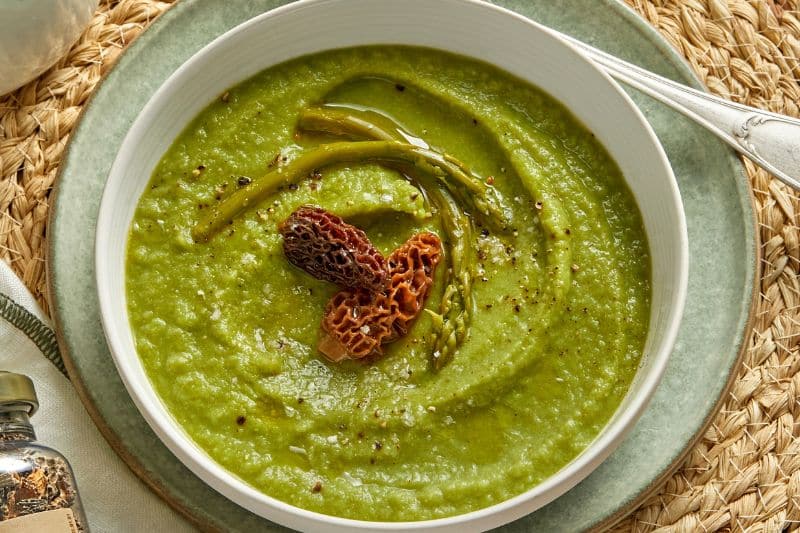 Velouté d’asperges aux morilles