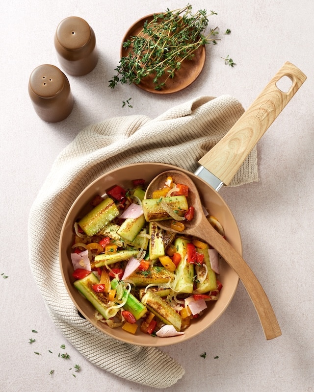 recette de Poêlée de concombre au jambon et au thym