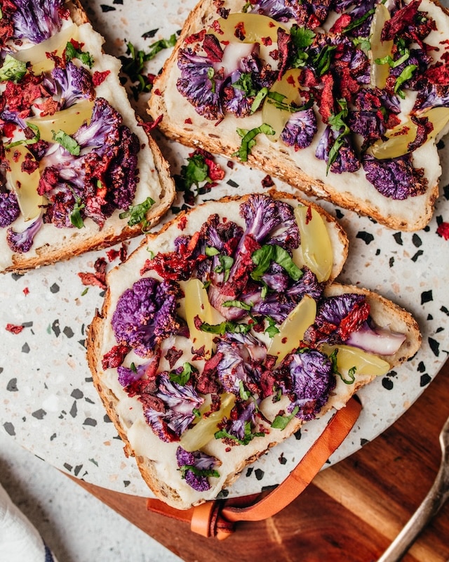 recette de Bruschettas de chou-fleur violet