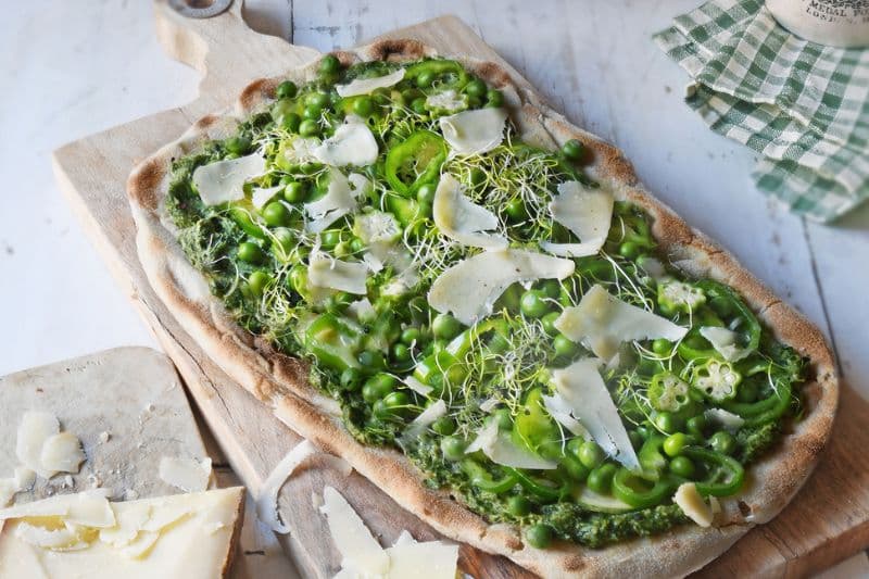 Pinsa aux légumes verts