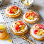 Pizzas petit suisse et pomelo