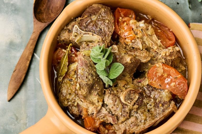Ragoût d’épaule de chevreau à la corse