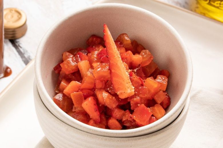 Tartare de fraise et tomate au poivre