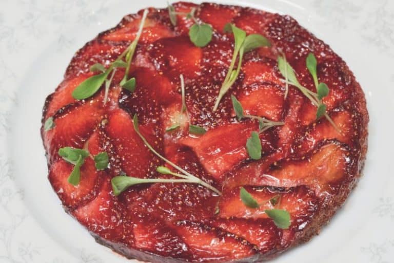 Tarte à la fraise aux jeunes pousses