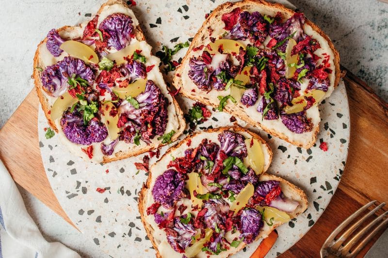 Bruschettas de chou-fleur violet