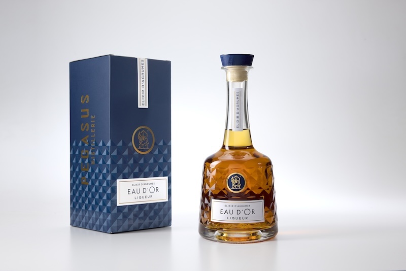 liqueur d'agrumes Eau d’Or Distillerie Pegasus