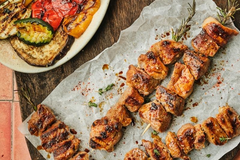 Brochettes d’agneau au piment d’Espelette