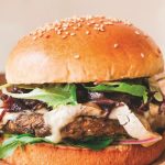 Burger aux galettes de légumes et Reblochon