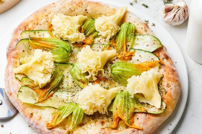 Pizza aux courgettes et Tête de Moine