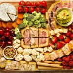 Planche autour du pâté en croûte
