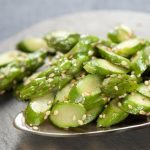 Wok d’asperges vertes au sésame