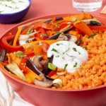 Wok de légumes et coquillettes spicy
