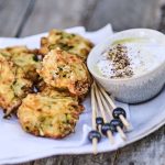 Beignets de courgettes à la feta et au zaatar