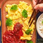 Oeufs brouillés à la pâte de piment