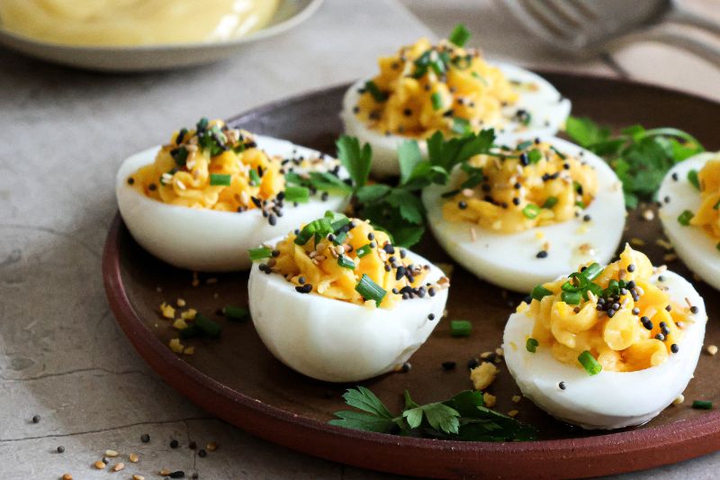 Oeufs mimosa aux graines de moutarde