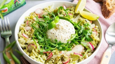 Salade de riz à la sauce au pesto