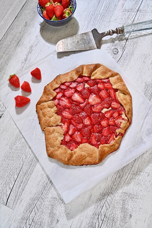recette de Tarte rustique aux fraises et pistaches
