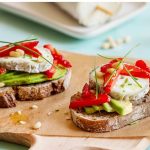 Tartines chèvre fraises et avocat
