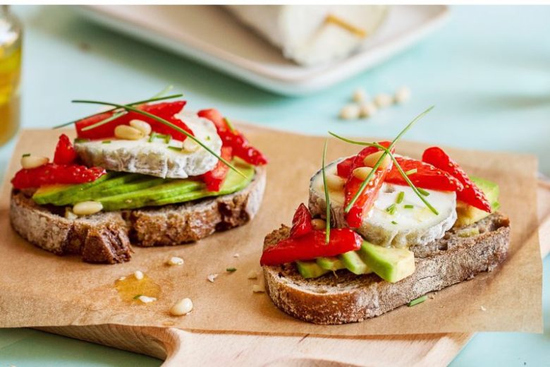 Tartines chèvre fraises et avocat