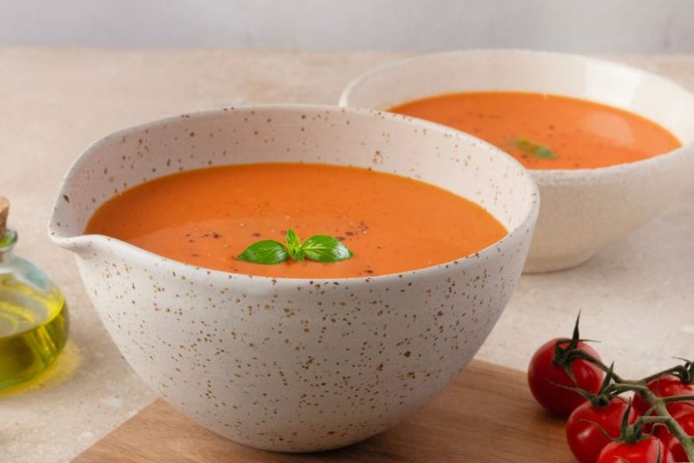 Velouté glacé de poivrons et tomates