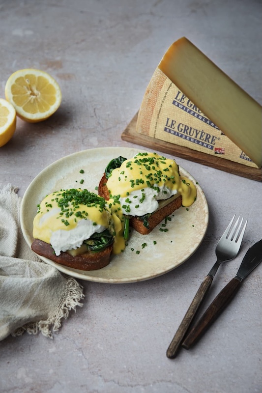 recette de Brioche au Gruyère oeufs et sauce