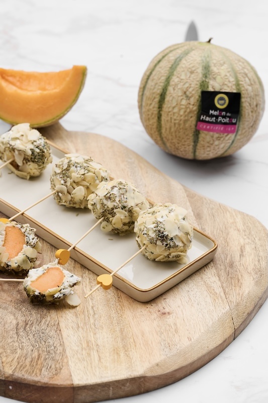 recette de Sucettes de melon chèvre amande