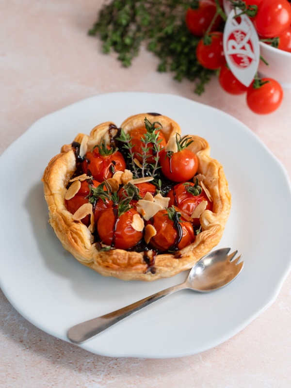 recette de Tartelette sucrée-salée aux tomates