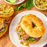 Bagel au poulet caramélisé
