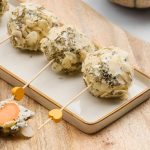 Sucettes de melon chèvre amande