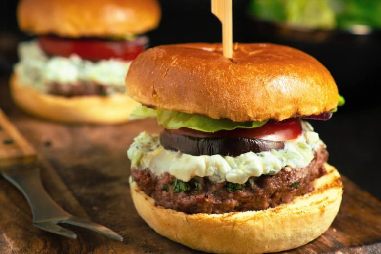 Burger d’agneau à la méditerranéenne