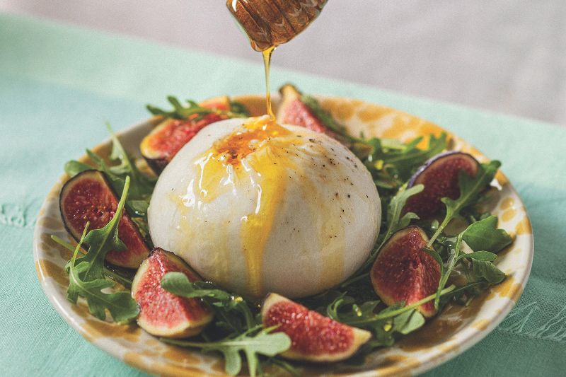 Burrata crémeuse aux figues et miel