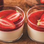 Panna cotta à la confiture de fraises