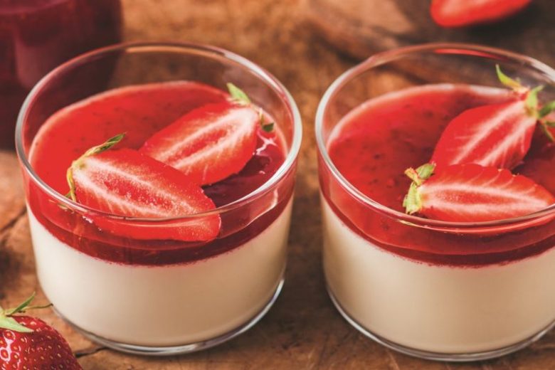 Panna cotta à la confiture de fraises