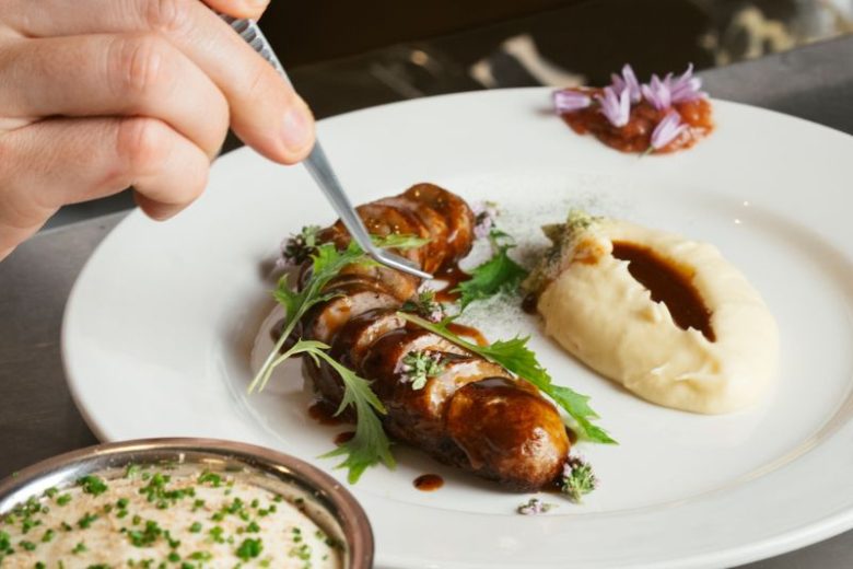 Saucisse de Toulouse et purée Robuchon