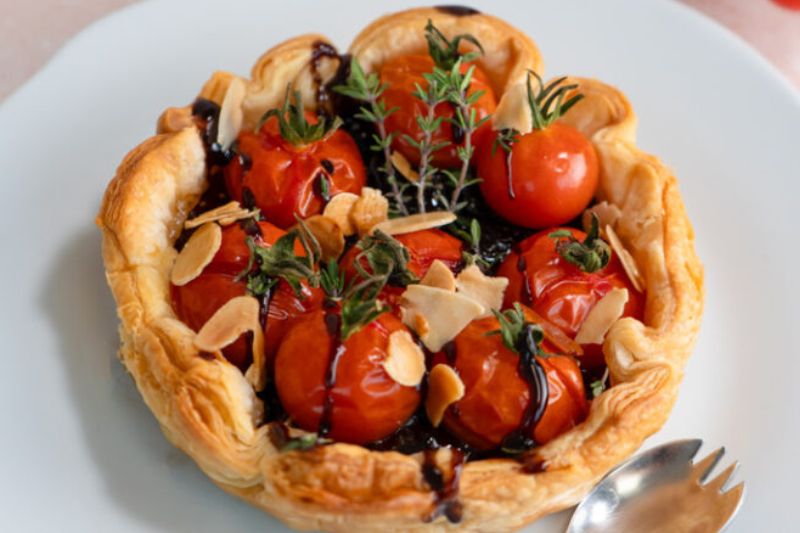 Tartelette sucrée-salée aux tomates