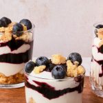 Verrines myrtilles chantilly de chèvre