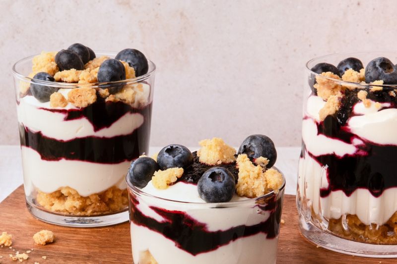 Verrines myrtilles chantilly de chèvre