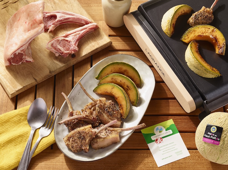recette de Côtelettes d’agneau et melon à la plancha