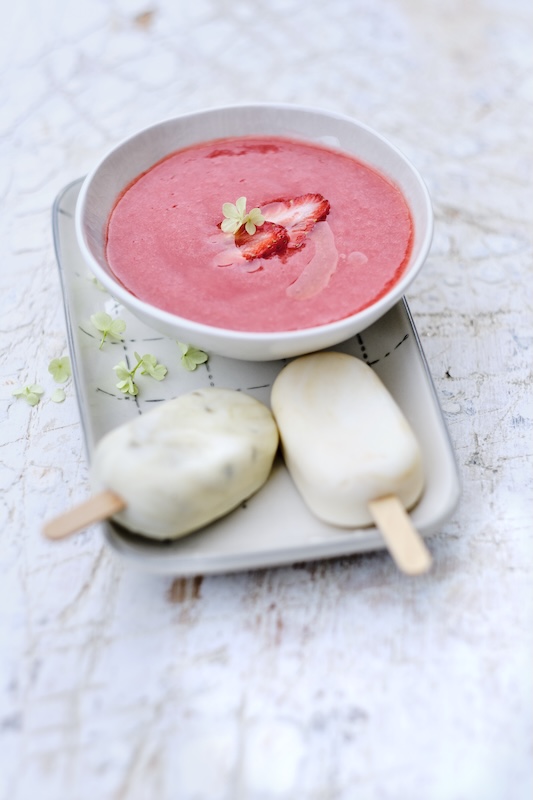 recette de Soupe de fraises et bâtonnets glacés