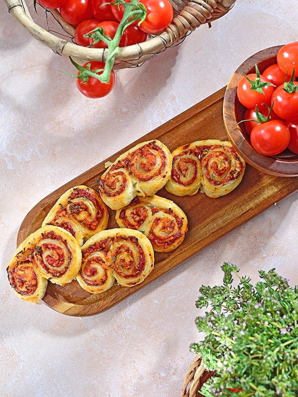 recette de Roulés feuilletés à la tomate