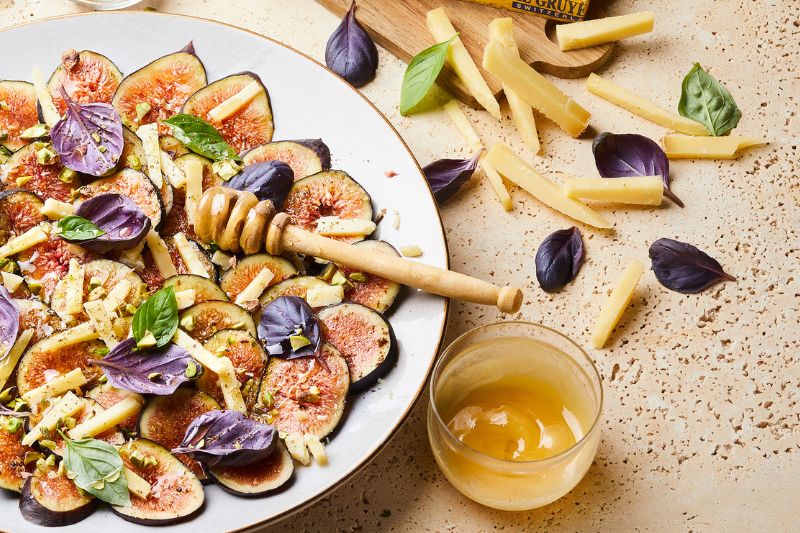 Carpaccio de figues et Gruyère