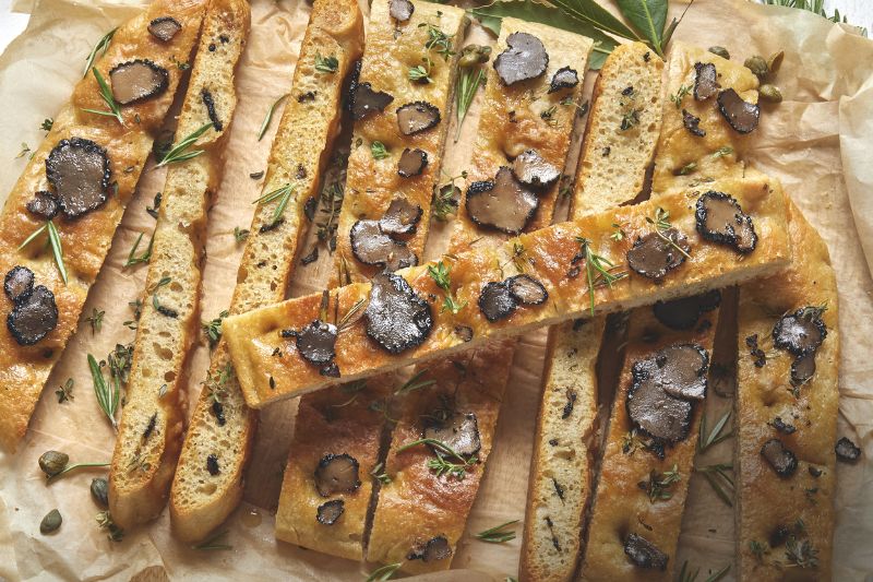 Focaccia au carpaccio de truffe d’été