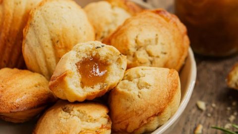 Madeleines fourrées à la mirabelle