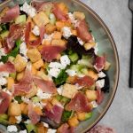 Salade de melon et concombre au jambon