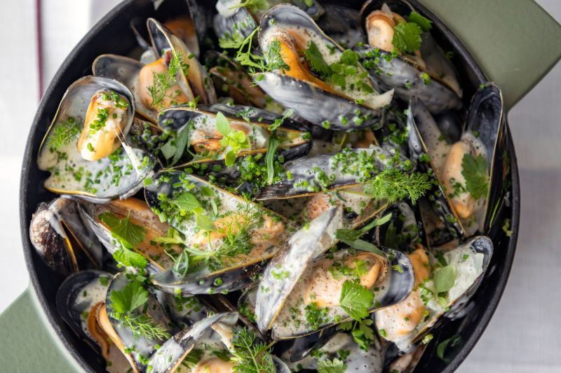 Moules à la crème et au vin blanc
