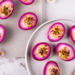 Oeufs mimosa ricotta et pistaches