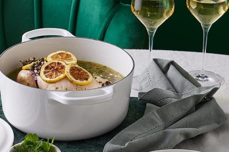 Poulet poché au citron et aux câpres