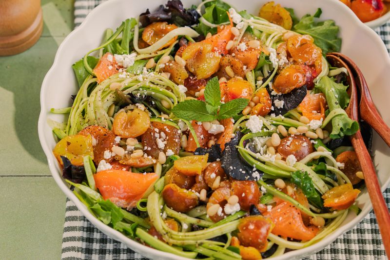 Salade de spaghettis de courgette et mirabelles