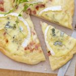 Tarte flambée au Bresse Bleu