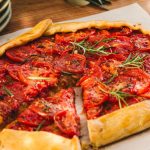 Tarte rustique aux tomates et tartinable